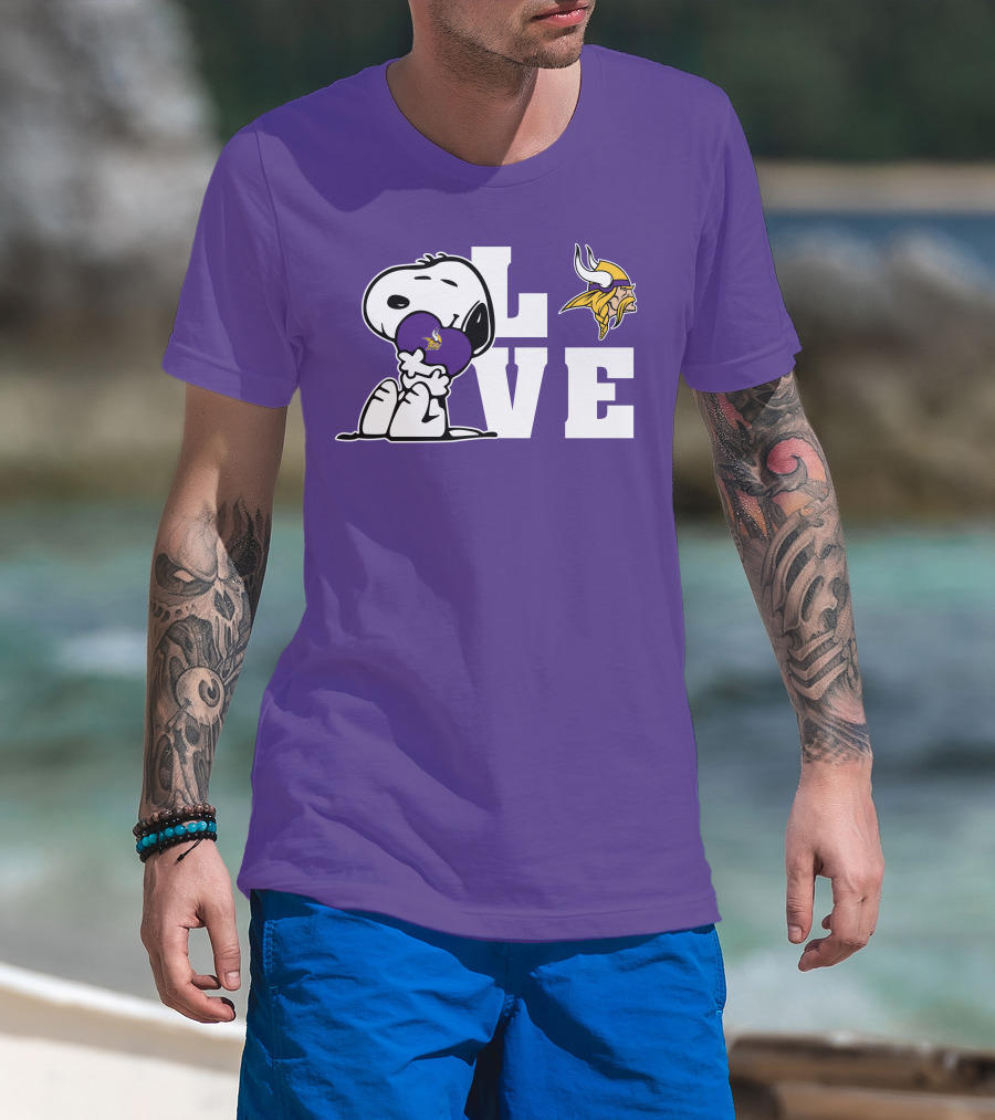 Snoopy Love Minnesota Vikings Logo Heart Hug T-Shirt