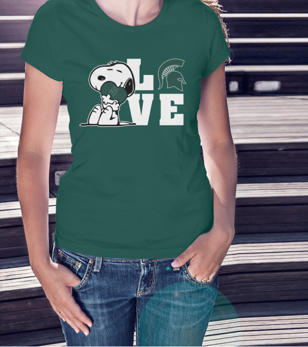 Snoopy Hugging Heart With Michigan State Spartans Helmet LOVE T-Shirt