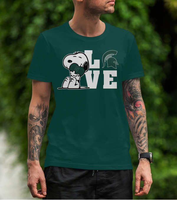Snoopy Hugging Heart With Michigan State Spartans Helmet LOVE T-Shirt