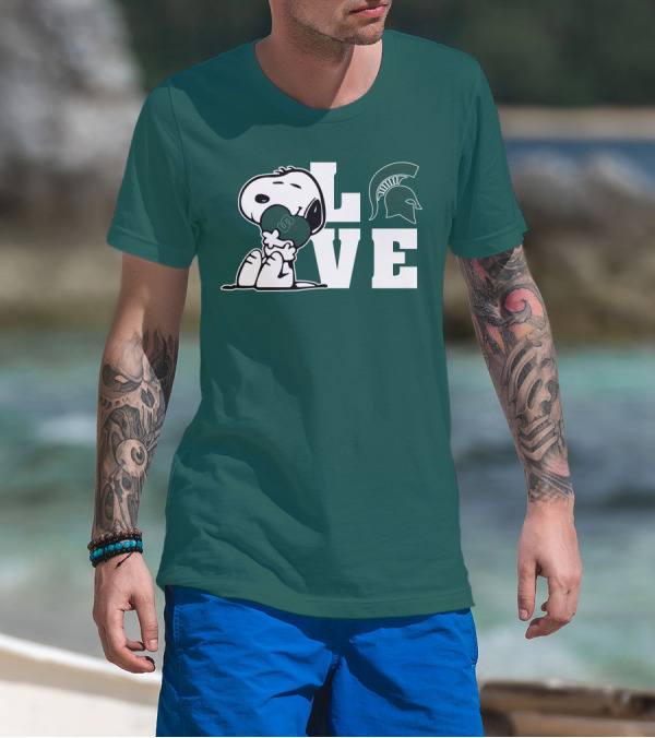 Snoopy Hugging Heart With Michigan State Spartans Helmet LOVE T-Shirt