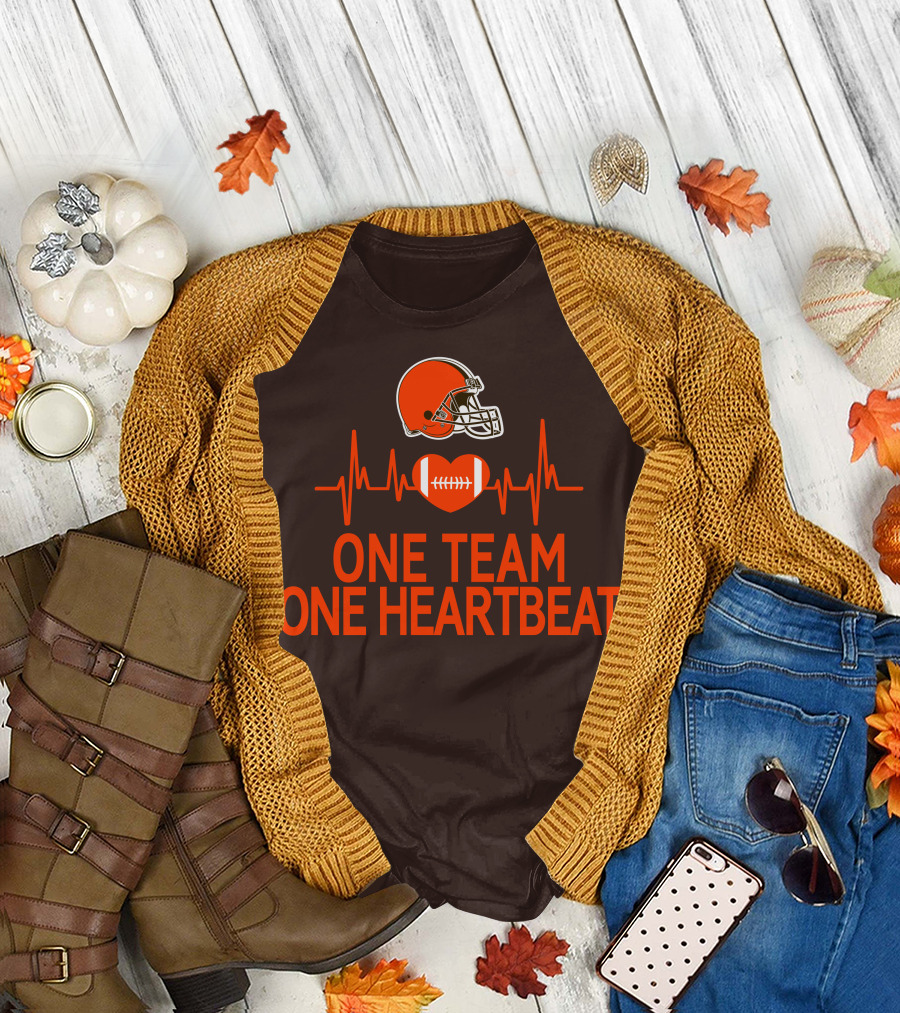 Cleveland Browns Football Helmet One Team One Heartbeat T-Shirt