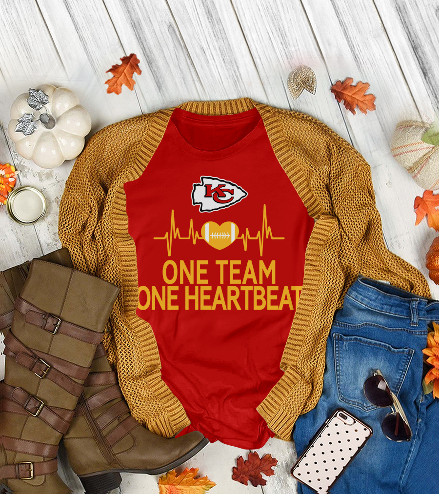 Kansas City Chiefs KC Logo Heartbeat Football One Team One Heartbeat T-Shirt