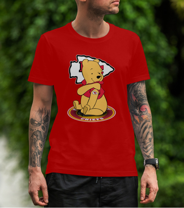 Kansas City Chiefs Winnie The Pooh Sitting On T-Shirt