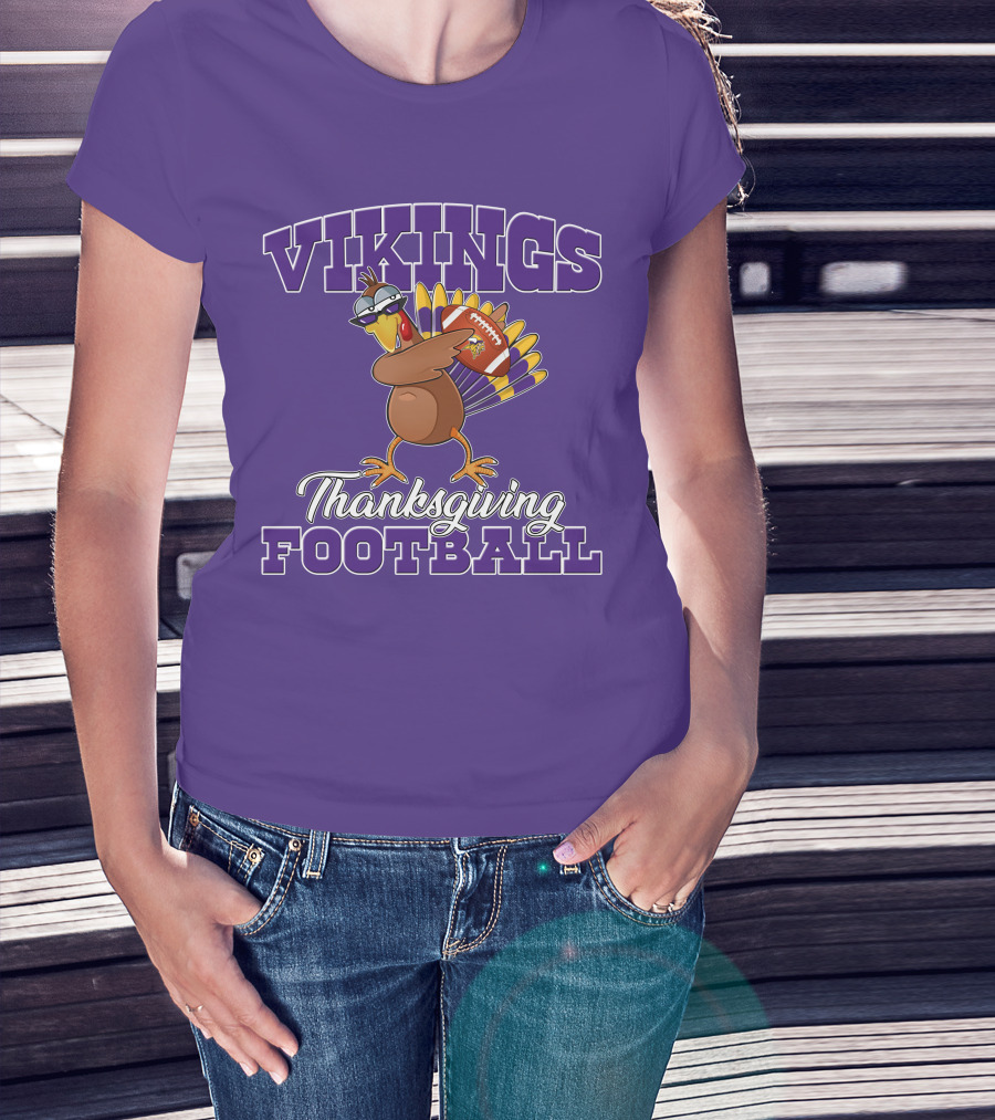 Vikings Thanksgiving Football Turkey Holding Minnesota Logo Ball T-Shirt