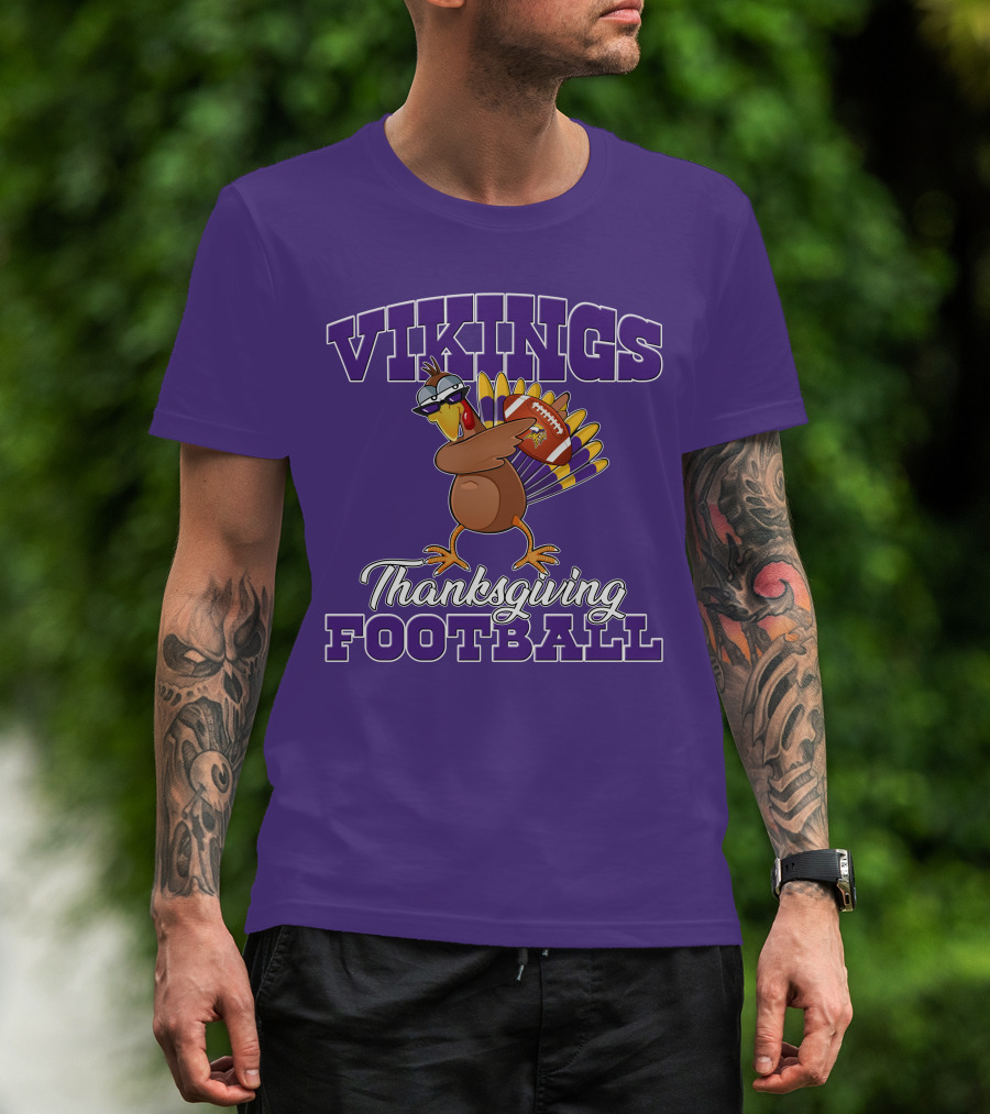 Vikings Thanksgiving Football Turkey Holding Minnesota Logo Ball T-Shirt