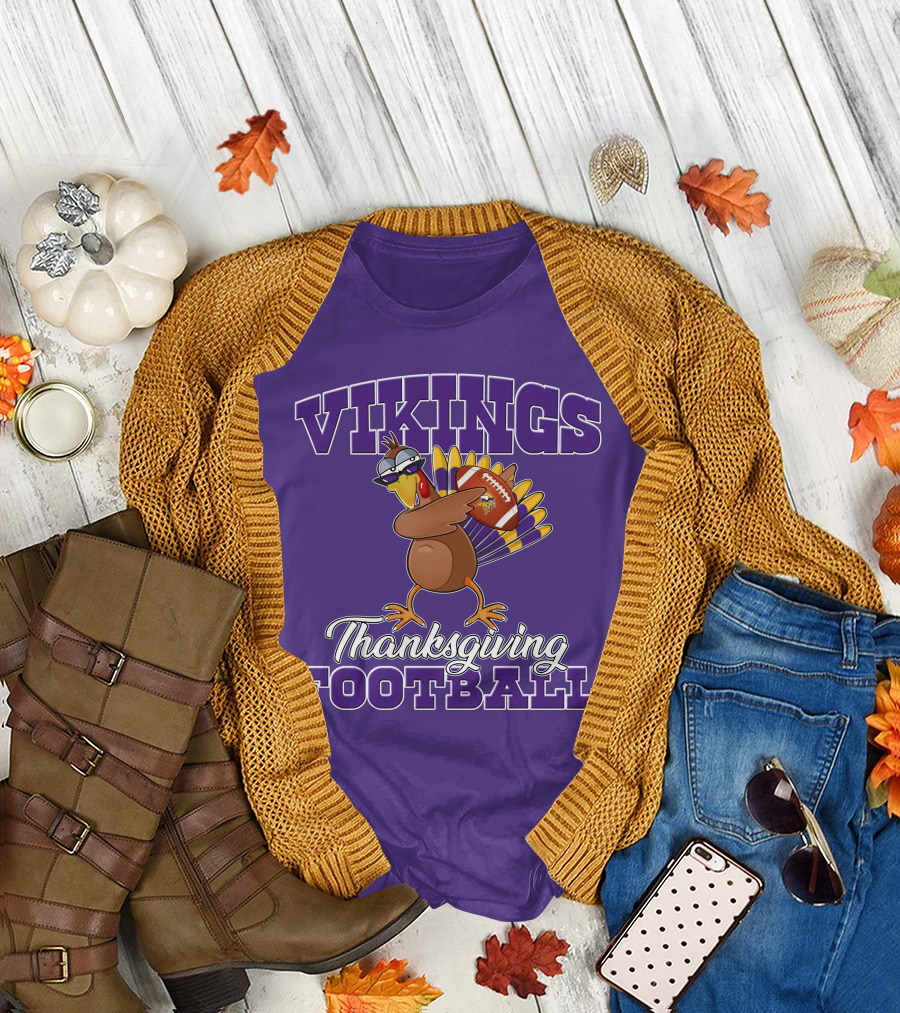 Vikings Thanksgiving Football Turkey Holding Minnesota Logo Ball T-Shirt