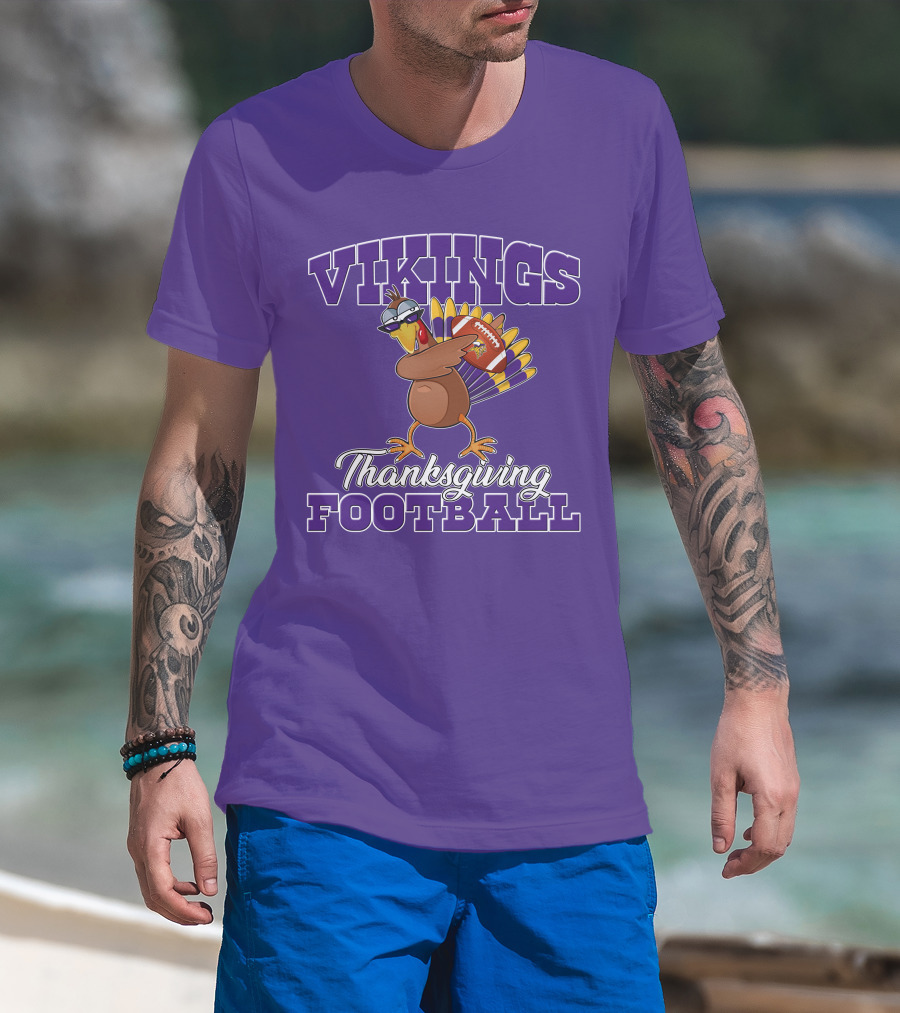 Vikings Thanksgiving Football Turkey Holding Minnesota Logo Ball T-Shirt