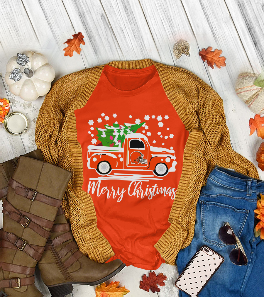 Cleveland Browns Merry Christmas Vintage Car with Christmas Tree T-Shirt