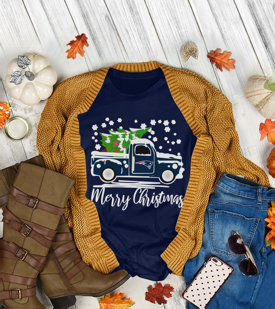 New England Patriots Vintage Truck Merry Christmas Snowflakes Tree T-Shirt