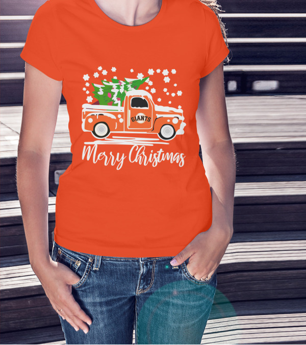 Merry Christmas San Francisco Giants Vintage Car With Snow And Tree T-Shirt
