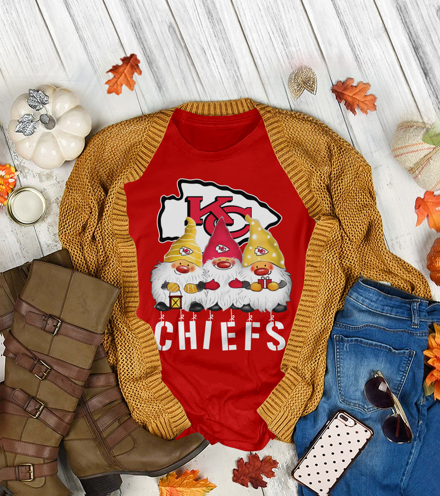 Kansas City Chiefs Merry Christmas Happy Holidays Gnomes T-Shirt