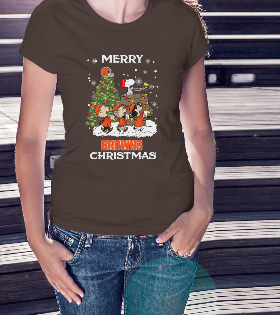 Merry Browns Christmas Peanuts Christmas Tree Celebration T-Shirt
