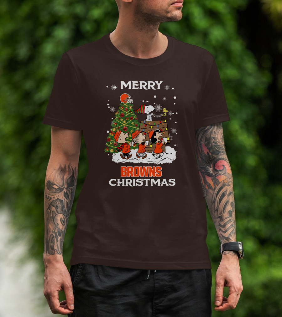 Merry Browns Christmas Peanuts Christmas Tree Celebration T-Shirt