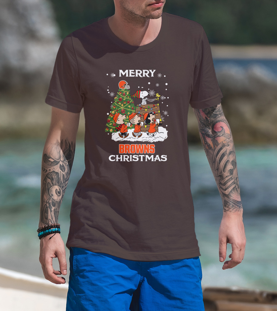 Merry Browns Christmas Peanuts Christmas Tree Celebration T-Shirt