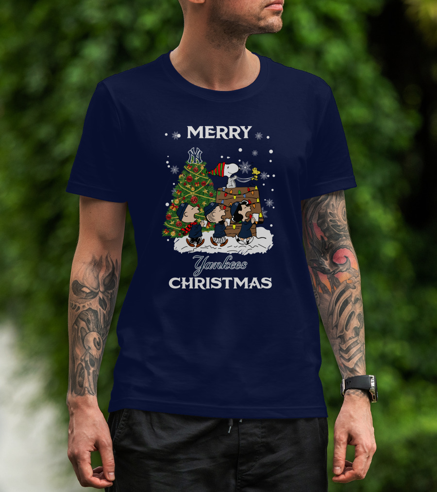 Merry Yankees Christmas Peanuts Tree New York Yankees T-Shirt