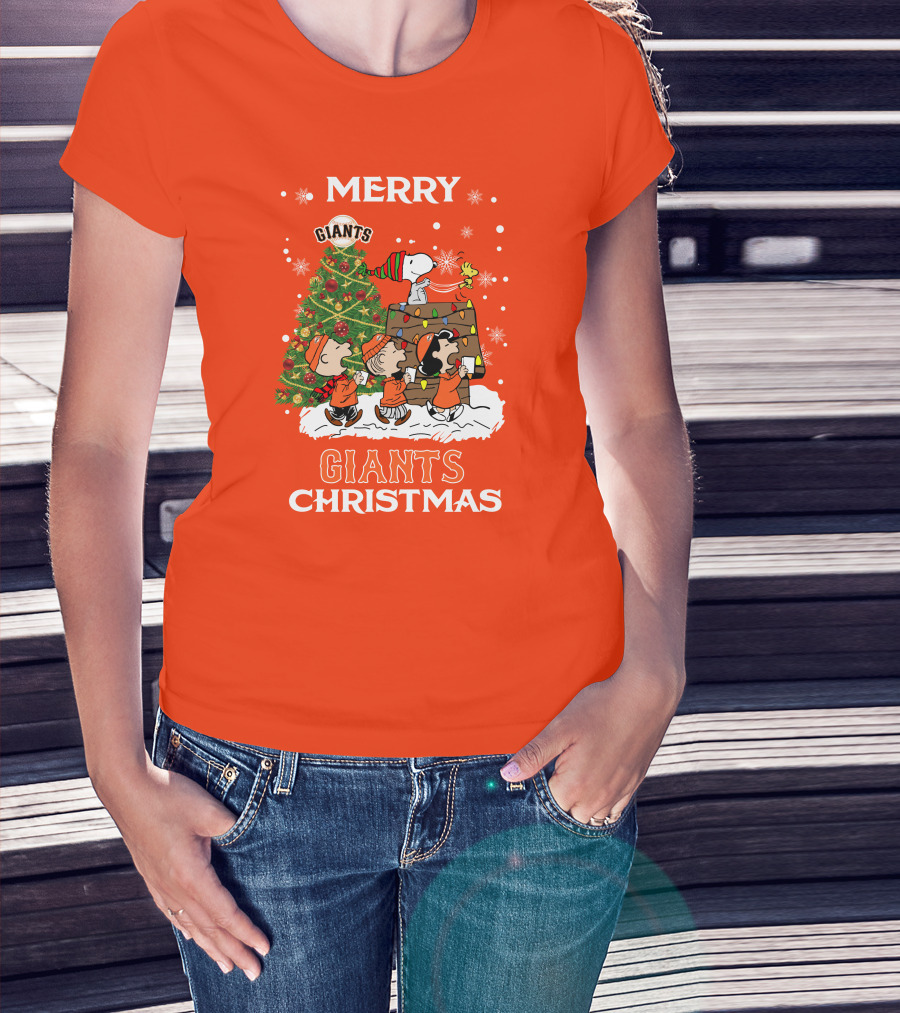 Merry Christmas San Francisco Giants Peanuts Tree T-Shirt
