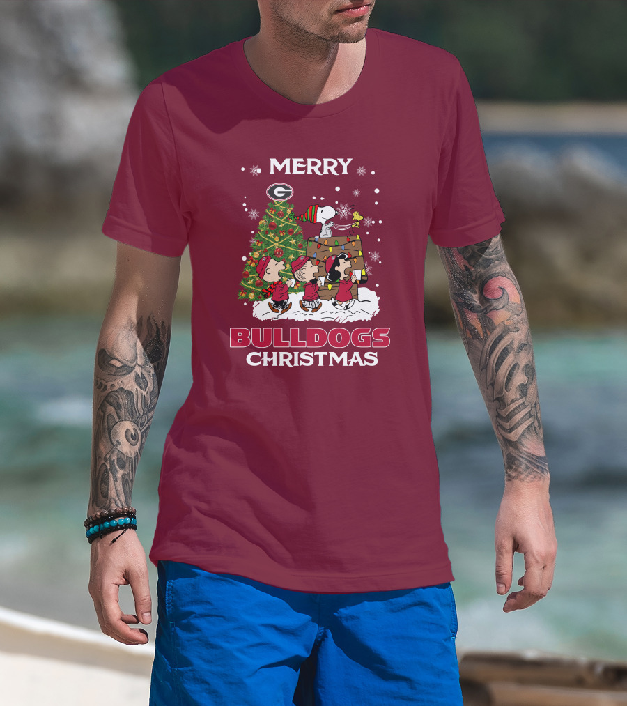 Merry Georgia Bulldogs Christmas Tree Peanuts Holiday Scene T-Shirt