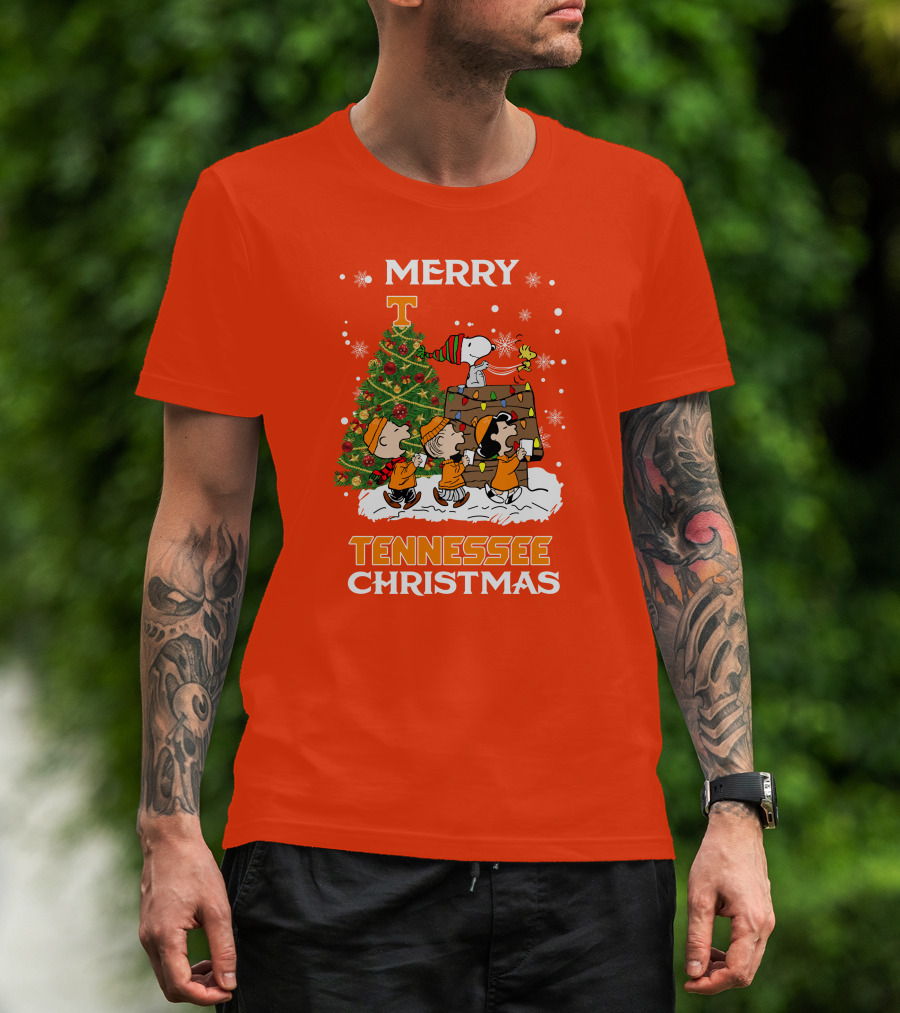 Merry Tennessee Christmas Peanuts Tree With Snoopy And Friends T-Shirt