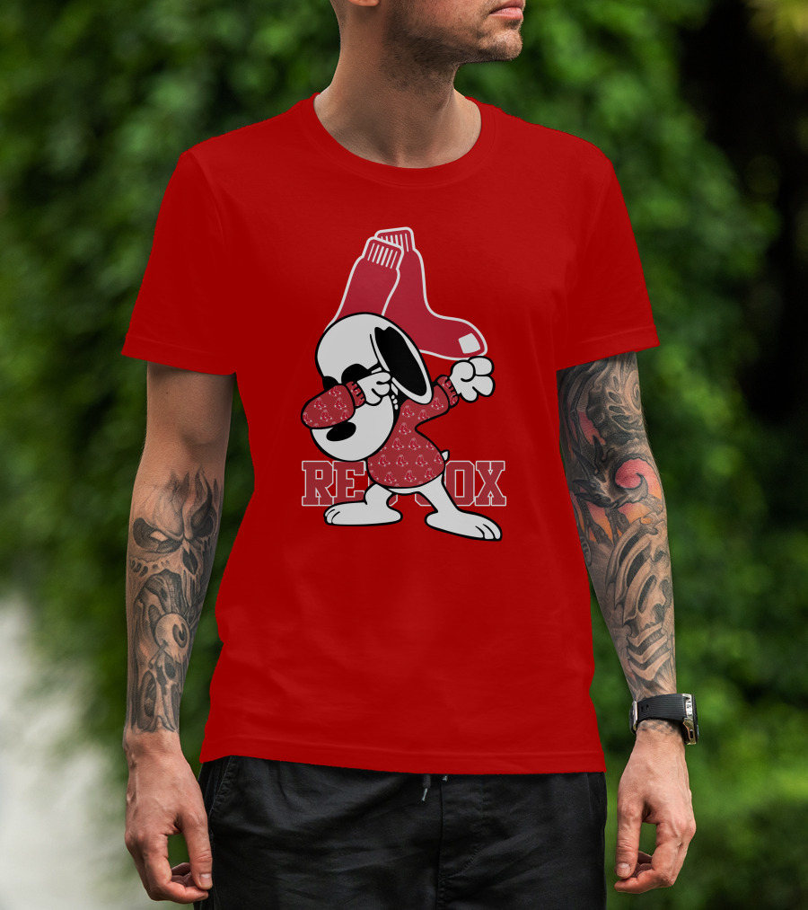 Boston Red Sox Snoopy Dabbing With Red Sox T-Shirt