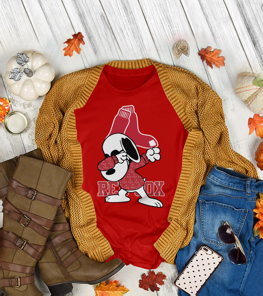 Boston Red Sox Snoopy Dabbing with Red Sox T-Shirt