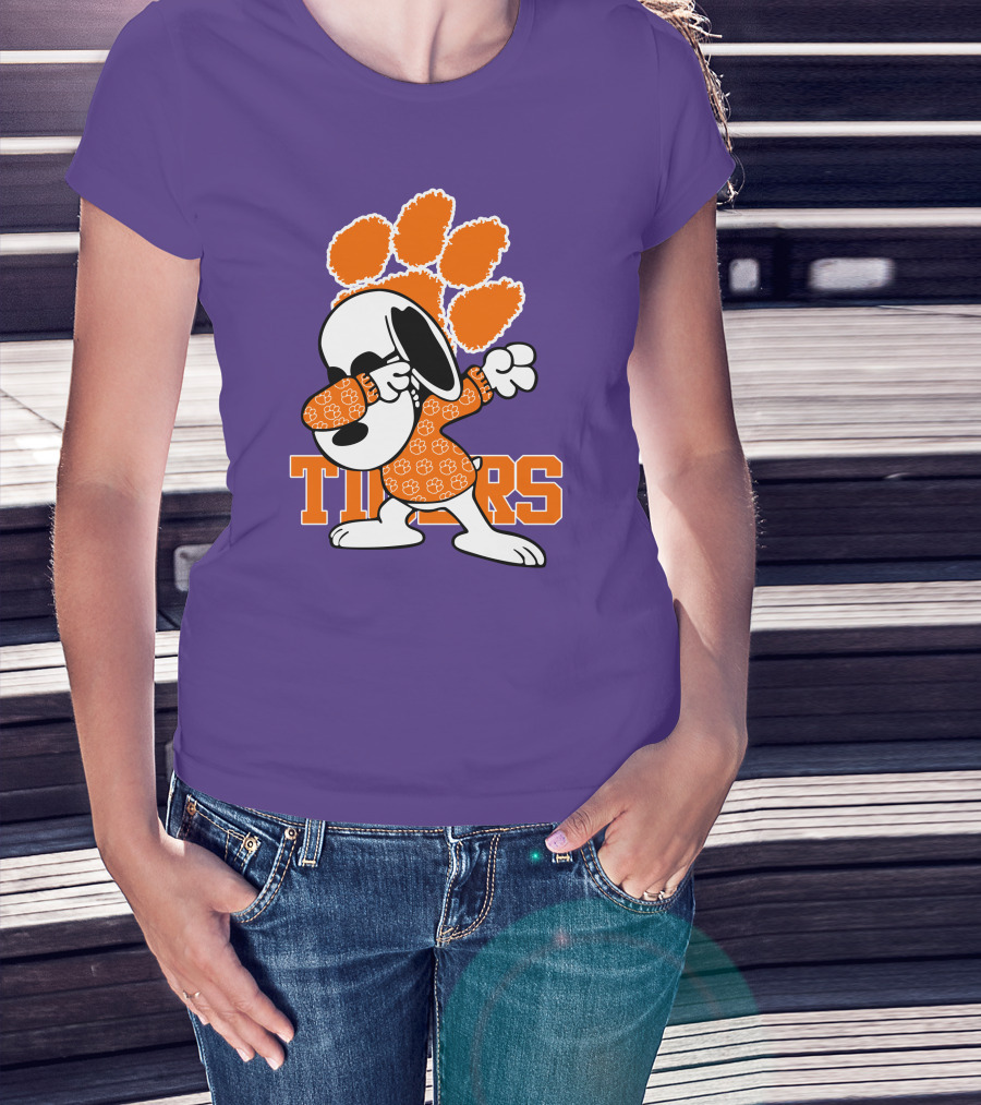 Snoopy Dabbing Clemson Tigers Paw Prints T-Shirt
