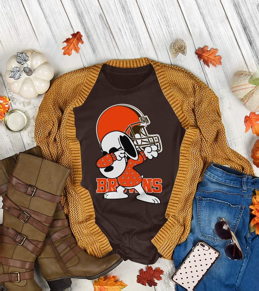 Cleveland Browns Snoopy Dabbing Football Helmet T-Shirt