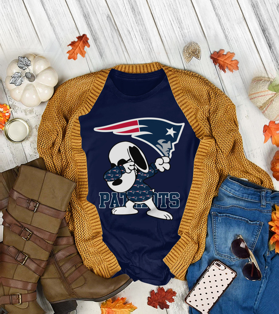 New England Patriots Snoopy Dabbing Patriots T-Shirt