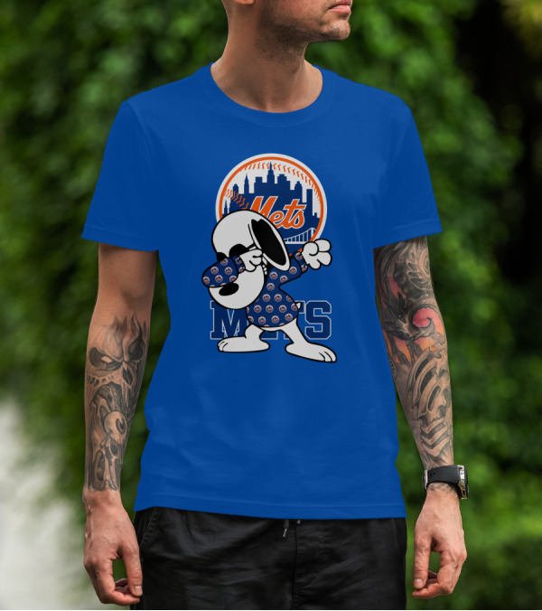 New York Mets Snoopy Dabbing Mets Logo Skyline T-Shirt