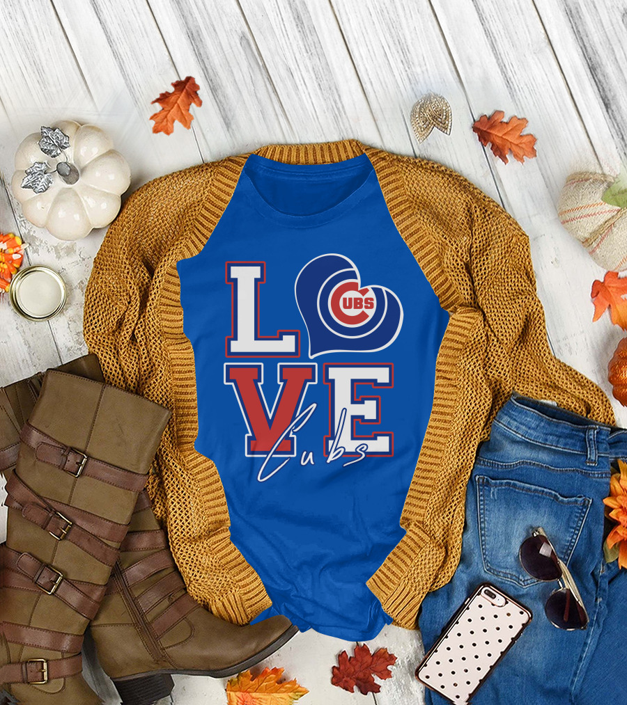 LOVE Cubs Heart Chicago Cubs T-Shirt