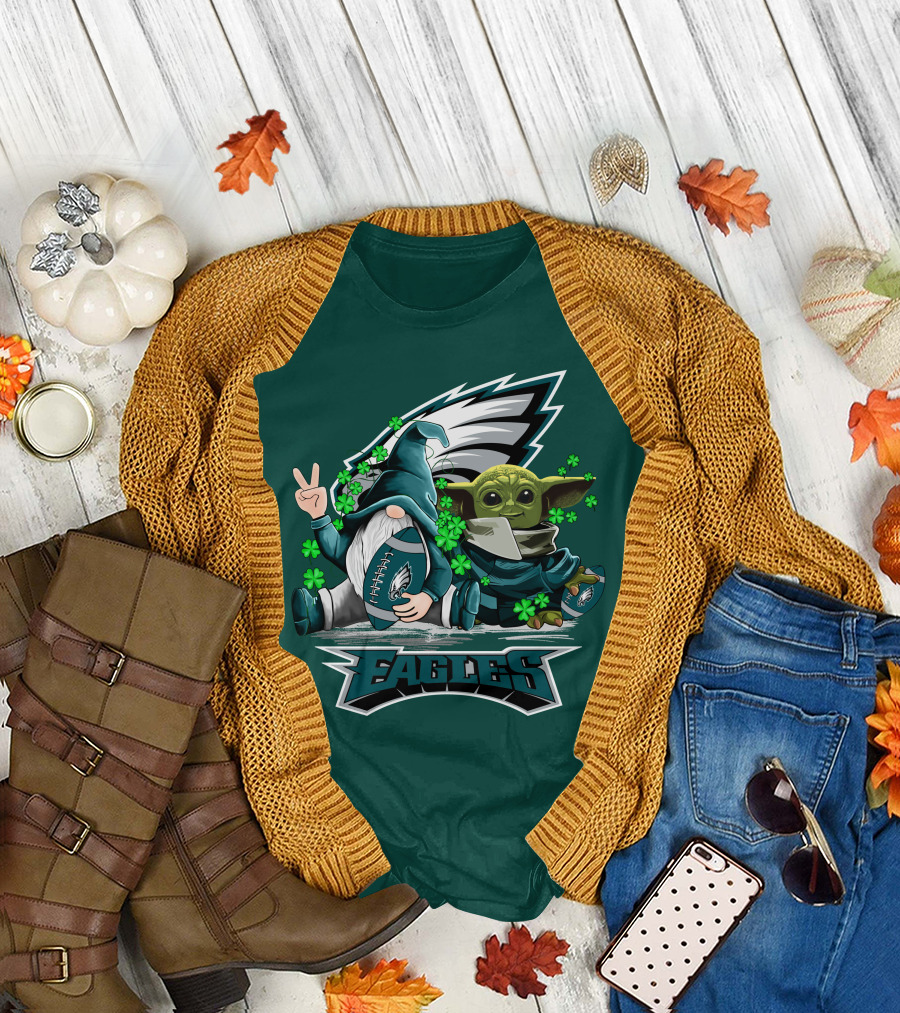 Philadelphia Eagles Leprechauns Gnomes Baby Yoda Hug Football T-Shirt