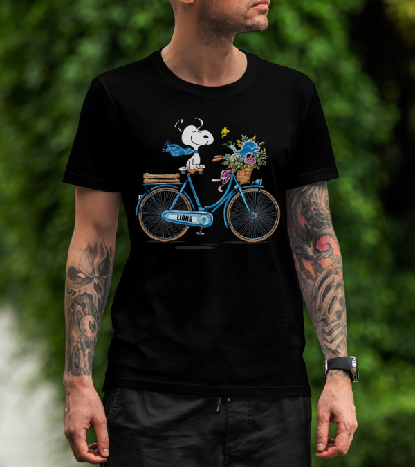 Detroit Lions Snoopy On Bicycle With Woodstock And Flowers T-Shirt