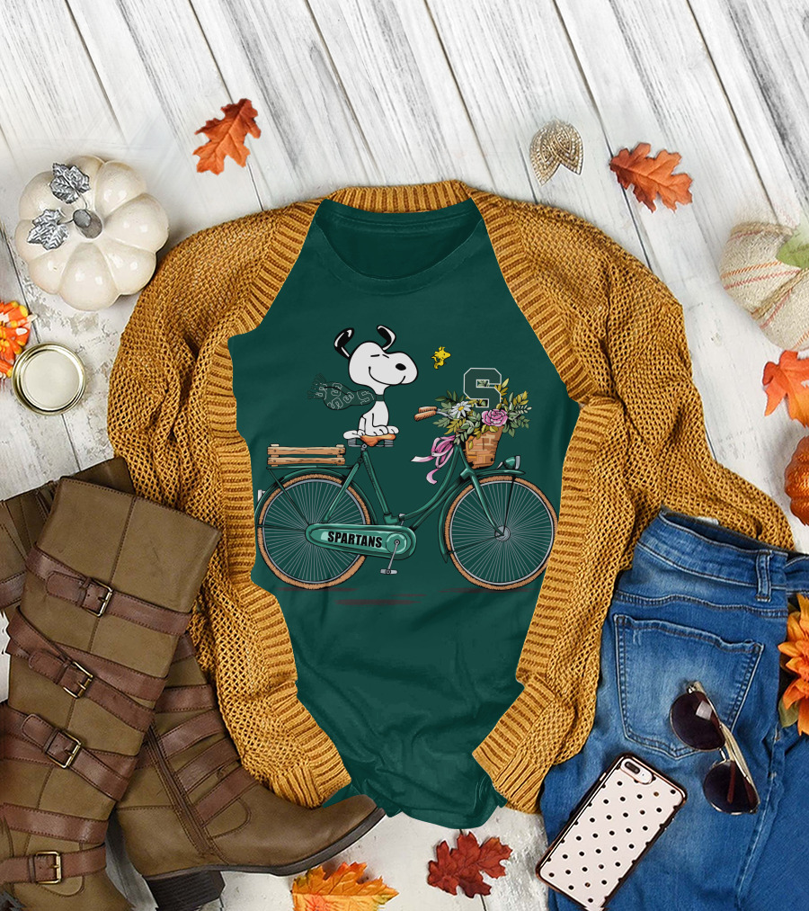 Michigan State Spartans Snoopy on Bicycle with Flowers T-Shirt