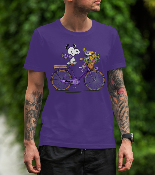 Minnesota Vikings Snoopy Woodstock Bicycle Adventure T-Shirt