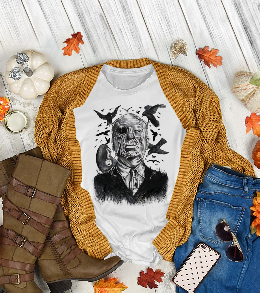 Alfred Hitchcock Birds Attack Horror Halloween Spooky Design T-Shirt