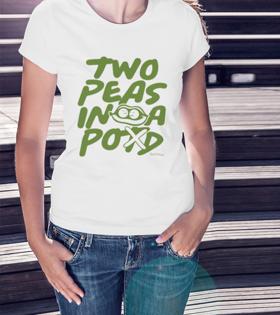 Two Peas In A Pod Cartoon Illustration By Tamera Ann 전연희 T-Shirt