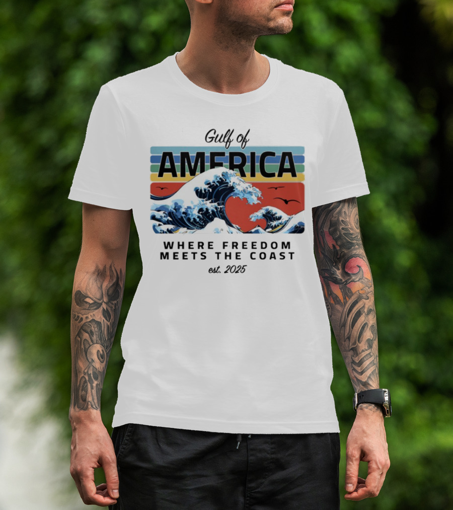 Gulf Of America Where Freedom Meets The Coast Est. 2025 Waves And Sunset Scene T-Shirt