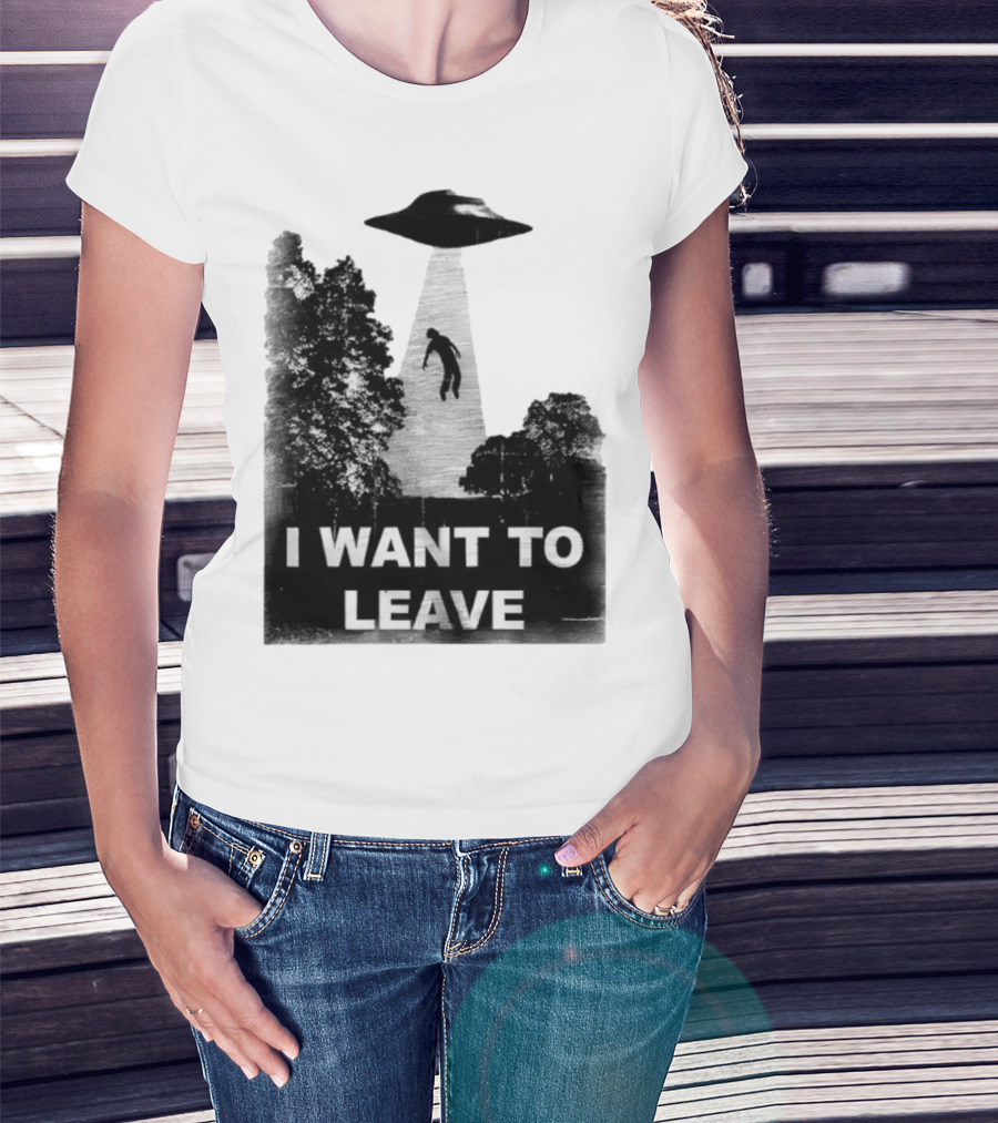 I Want To Leave UFO Abduction Scene Black And White Design T-Shirt