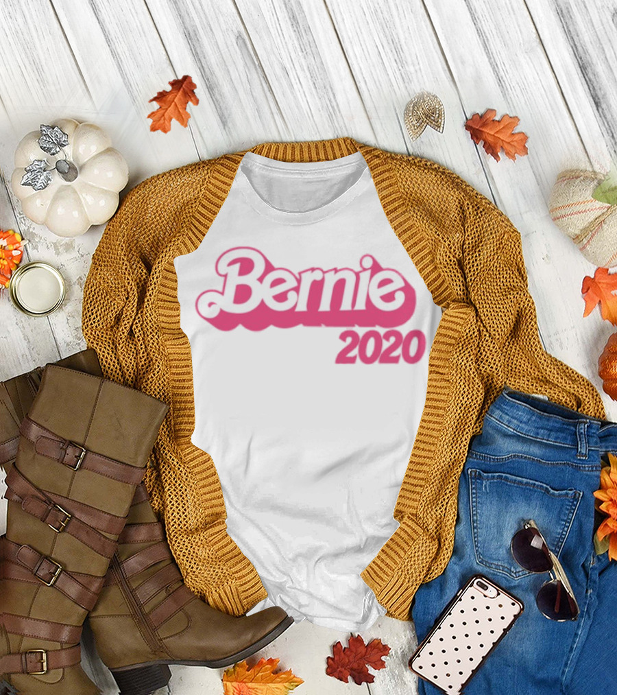 Bernie 2020 Barbie Style Logo Design T-Shirt