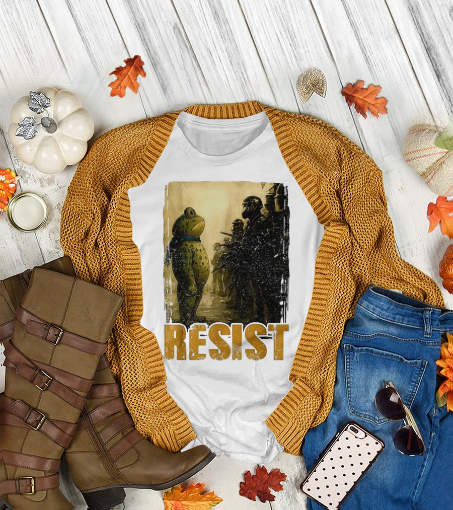 Resist Portland Protest Frog Standoff with Riot Police T-Shirt