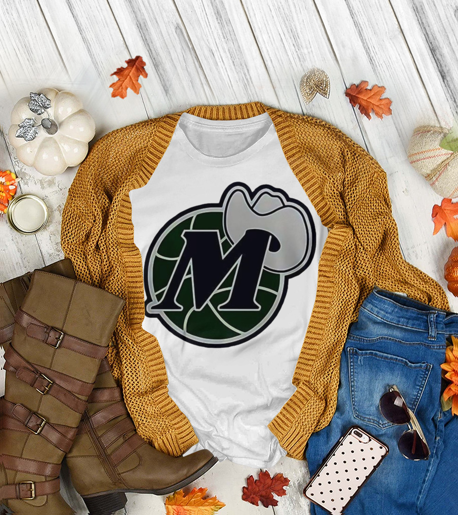 Dallas Mavericks M with Cowboy Hat and Basketball Icon T-Shirt