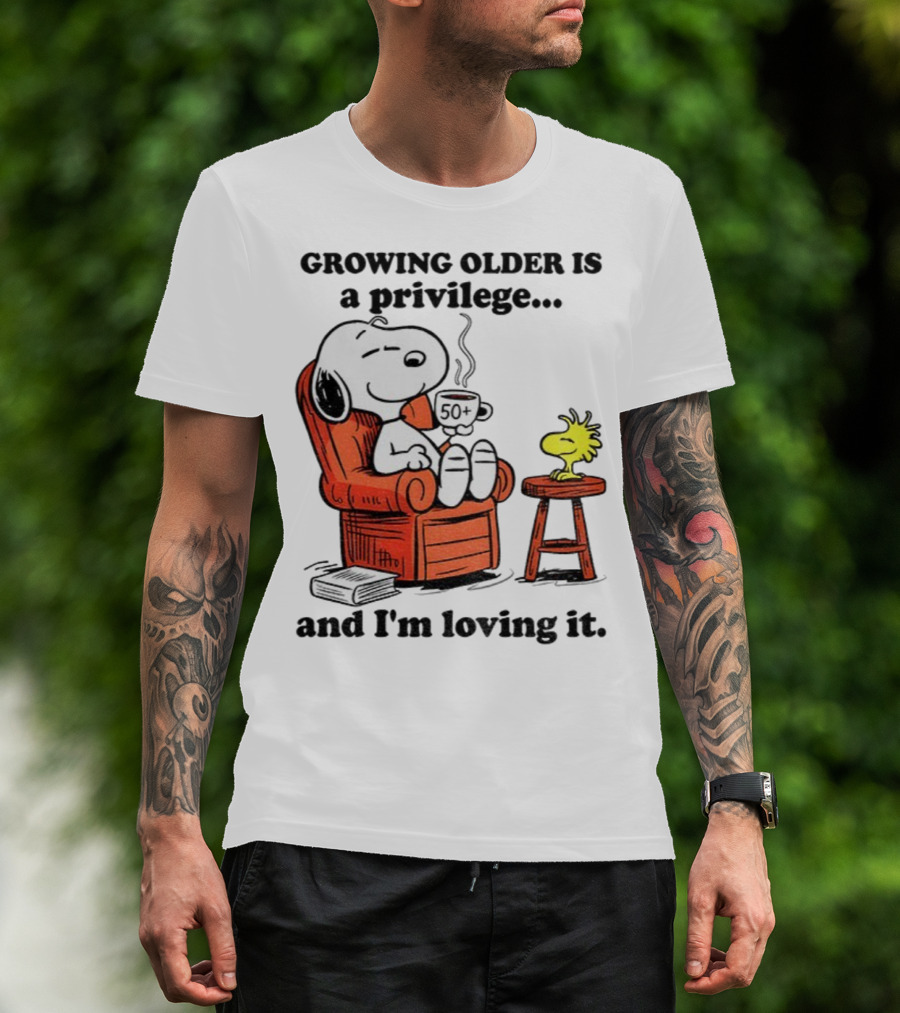 Snoopy And Woodstock Relaxing Growing Older 50+ Privilege And Loving It T-Shirt