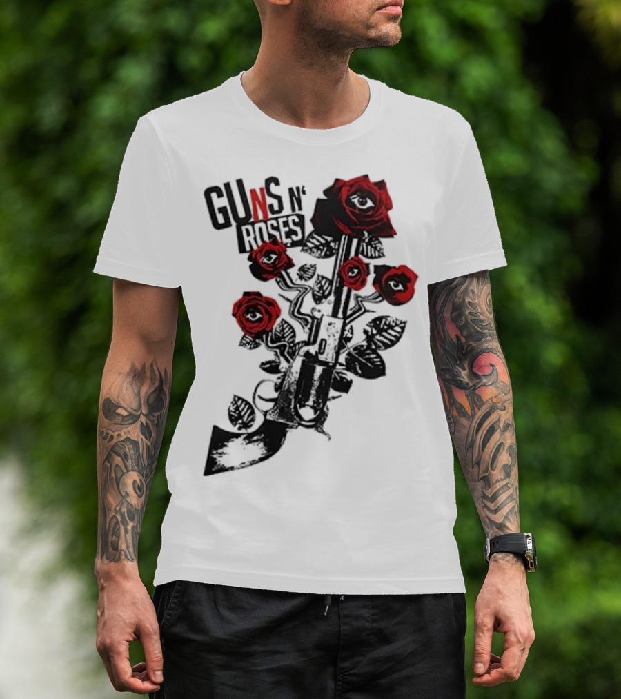 Guns N’ Roses 2025 World Tour Warsaw Red Roses And Pistols T-Shirt