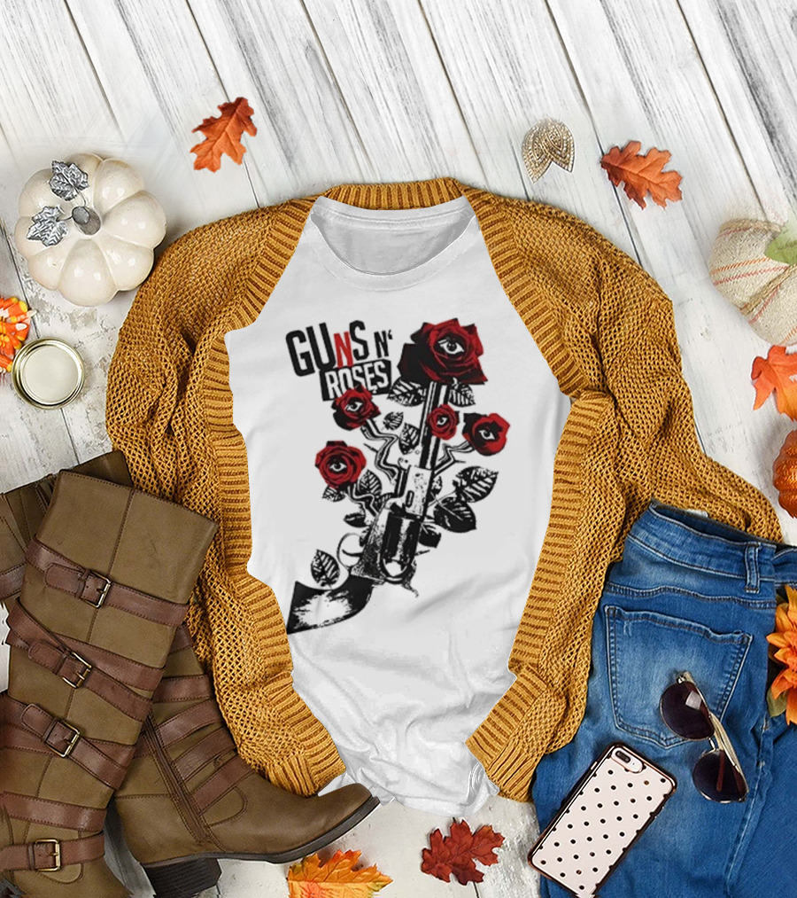 Guns N’ Roses 2025 World Tour Warsaw Red Roses and Pistols T-Shirt