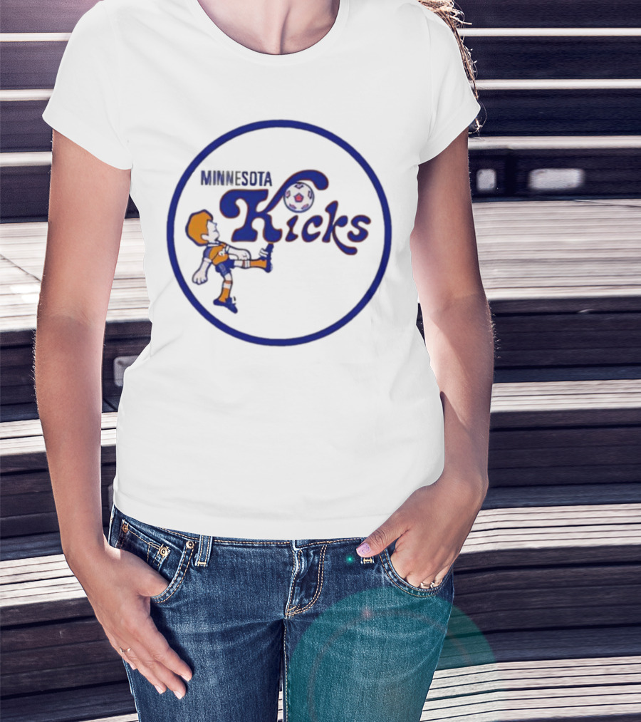 Minnesota Kicks Soccer Cartoon Player Retro Style T-Shirt