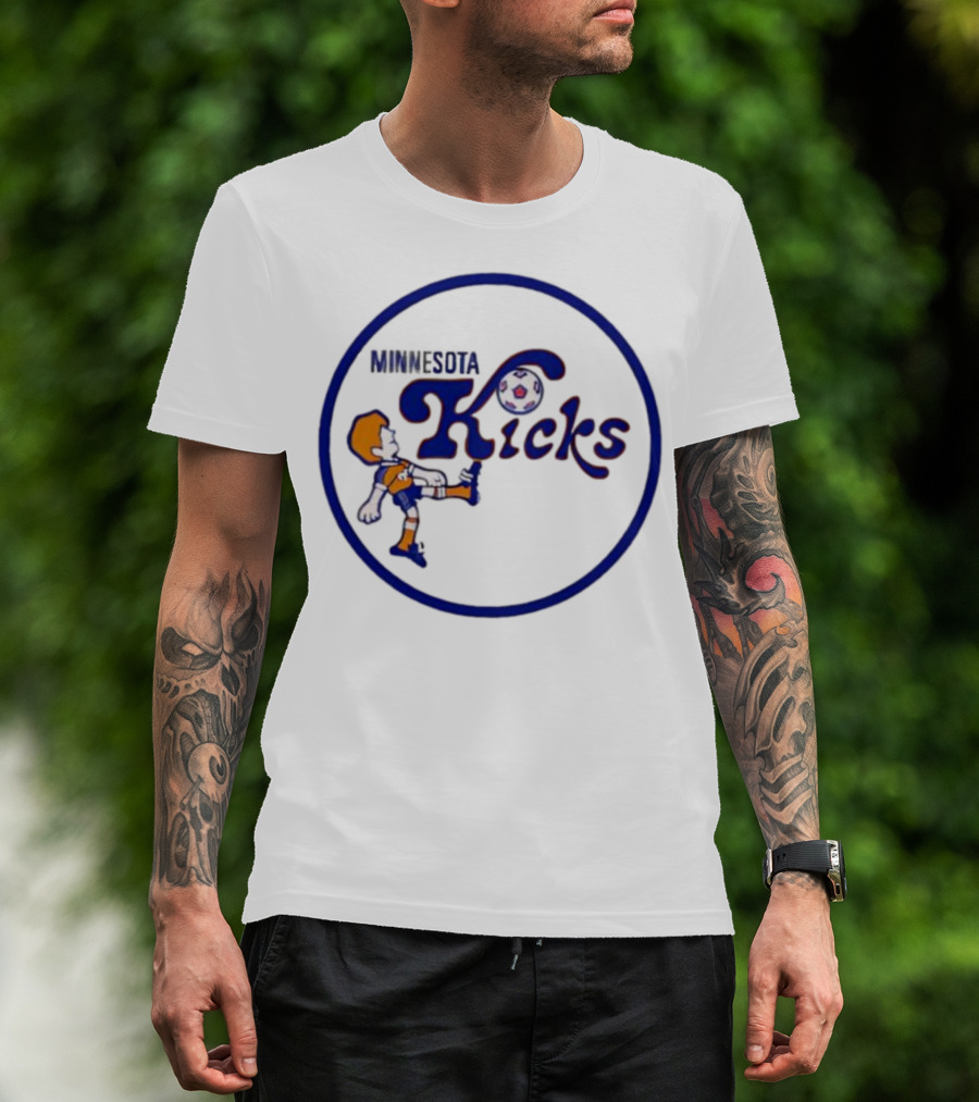 Minnesota Kicks Soccer Cartoon Player Retro Style T-Shirt