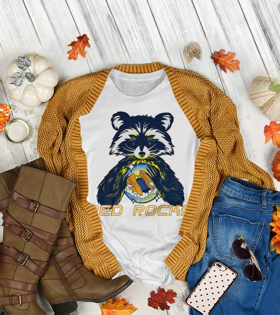 Red Rocks Raccoon Crystal Ball Graphic tee T-Shirt