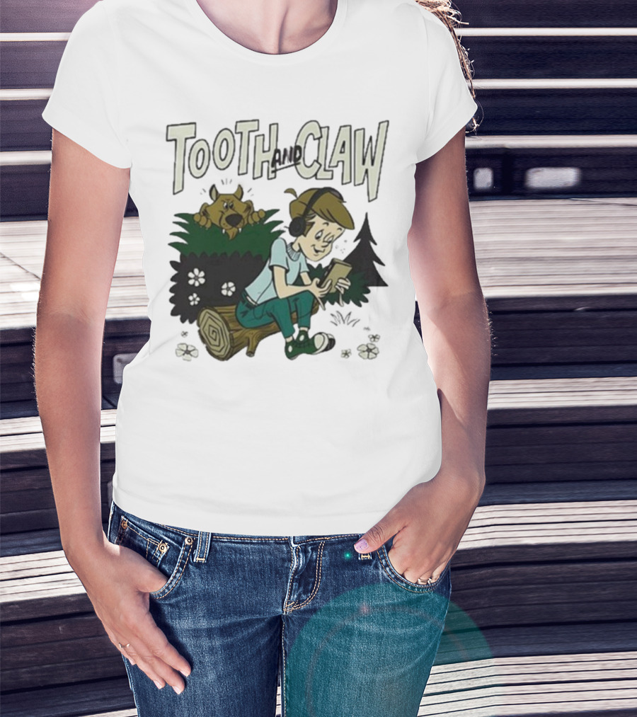 Tooth And Claw Podcast Don’t Look Behind You Headphones Listening Cartoon Dog Forest Scene T-Shirt