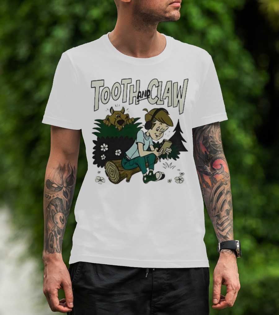 Tooth And Claw Podcast Don’t Look Behind You Headphones Listening Cartoon Dog Forest Scene T-Shirt