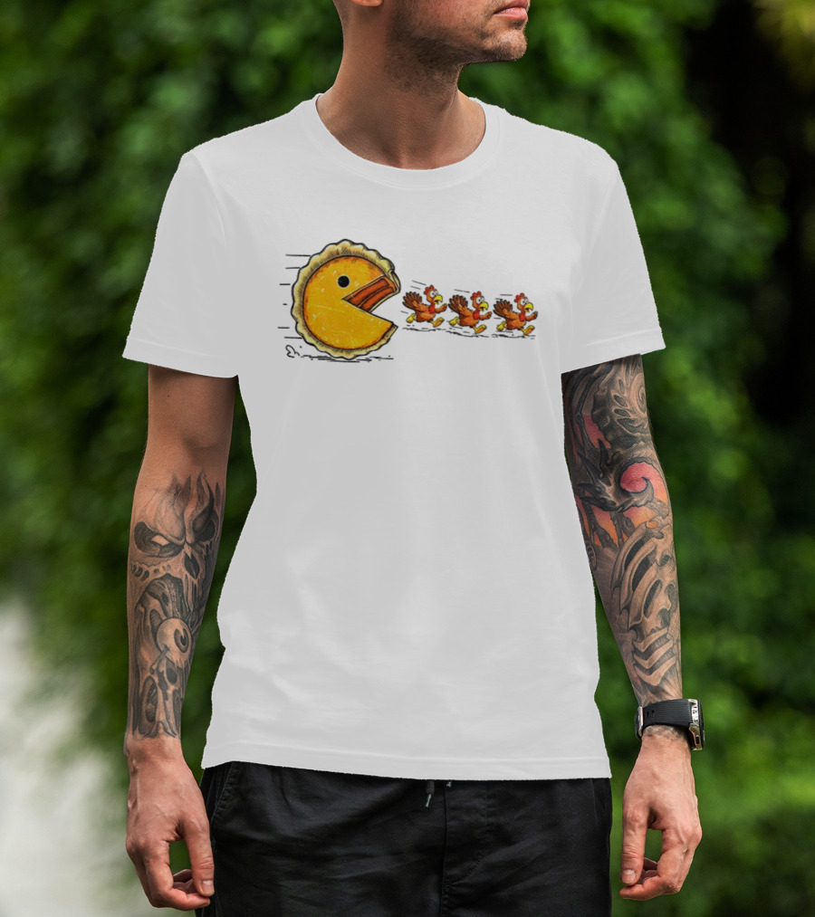 Thanksgiving Turkey Chase With Retro Pumpkin Pie Eating Game Theme T-Shirt