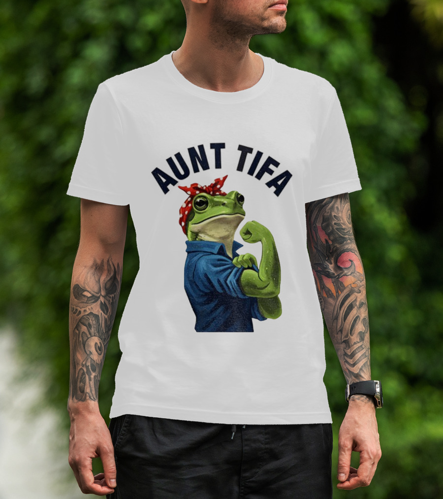 Aunt Tifa Rosie The Riveter Frog Meme Resist T-Shirt